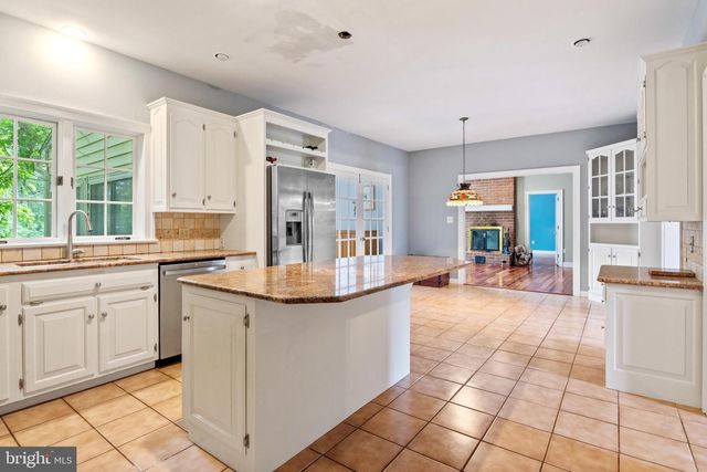 1077 CHAPEL FORGE DR, Lancaster, PA 17601