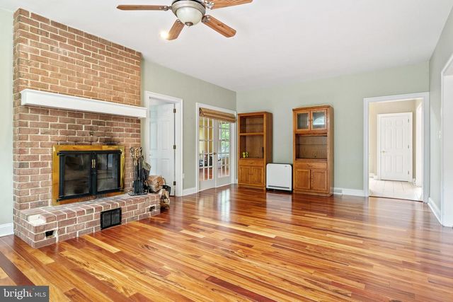 1077 CHAPEL FORGE DR, Lancaster, PA 17601