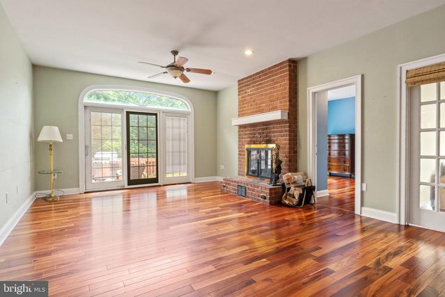 1077 CHAPEL FORGE DR, Lancaster, PA 17601