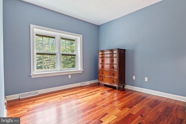 1077 CHAPEL FORGE DR, Lancaster, PA 17601