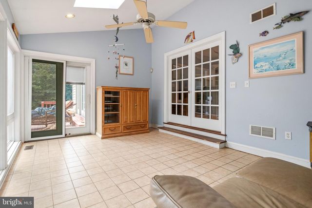 1077 CHAPEL FORGE DR, Lancaster, PA 17601