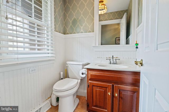 1077 CHAPEL FORGE DR, Lancaster, PA 17601