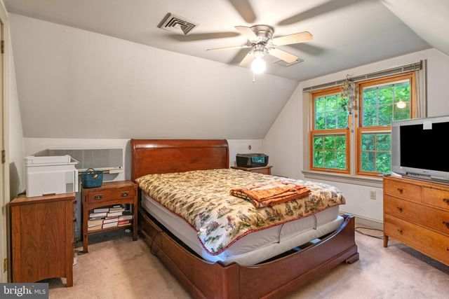 1077 CHAPEL FORGE DR, Lancaster, PA 17601