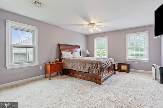 1077 CHAPEL FORGE DR, Lancaster, PA 17601