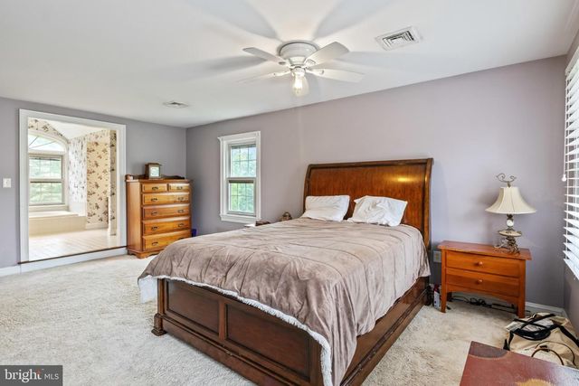 1077 CHAPEL FORGE DR, Lancaster, PA 17601