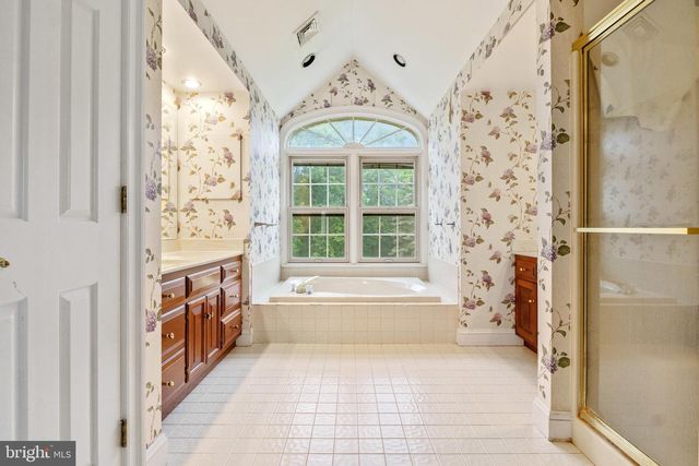 1077 CHAPEL FORGE DR, Lancaster, PA 17601