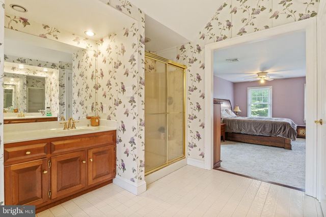 1077 CHAPEL FORGE DR, Lancaster, PA 17601