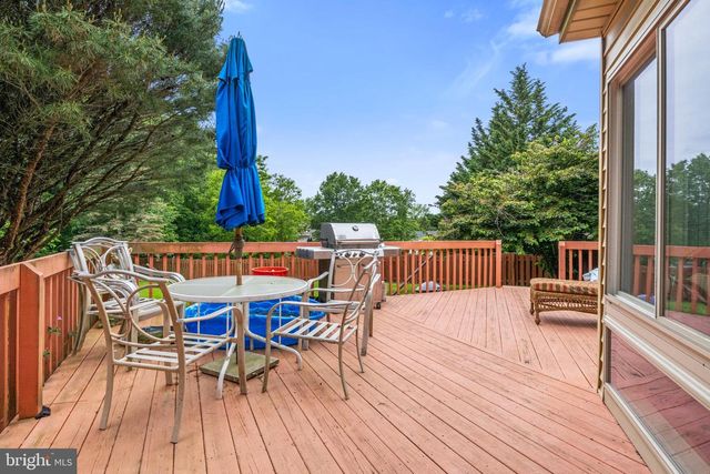 1077 CHAPEL FORGE DR, Lancaster, PA 17601