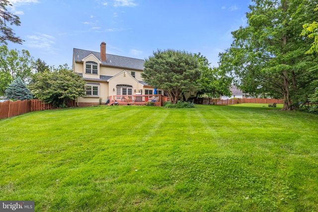 1077 CHAPEL FORGE DR, Lancaster, PA 17601