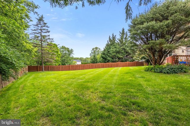 1077 CHAPEL FORGE DR, Lancaster, PA 17601