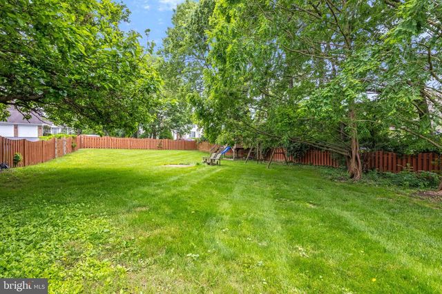 1077 CHAPEL FORGE DR, Lancaster, PA 17601