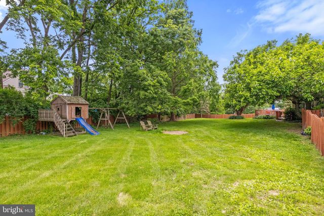 1077 CHAPEL FORGE DR, Lancaster, PA 17601