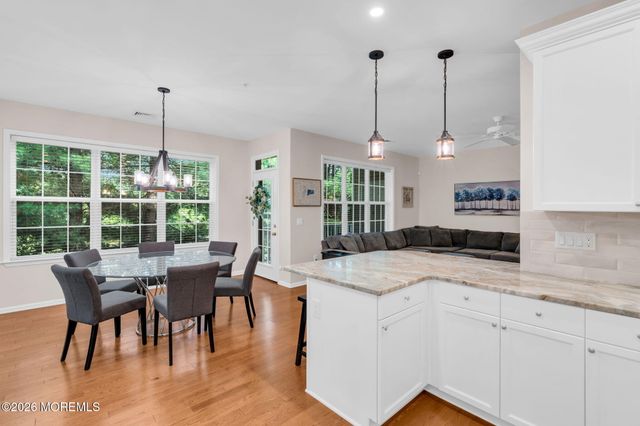 712 Mill Pond Way 112, Eatontown, NJ 07724