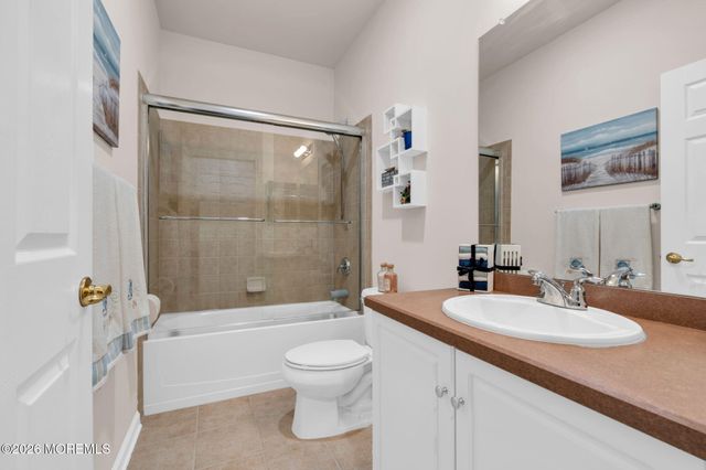 712 Mill Pond Way 112, Eatontown, NJ 07724