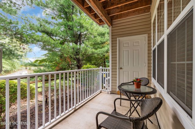 712 Mill Pond Way 112, Eatontown, NJ 07724