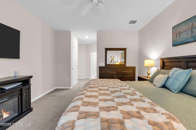 712 Mill Pond Way 112, Eatontown, NJ 07724