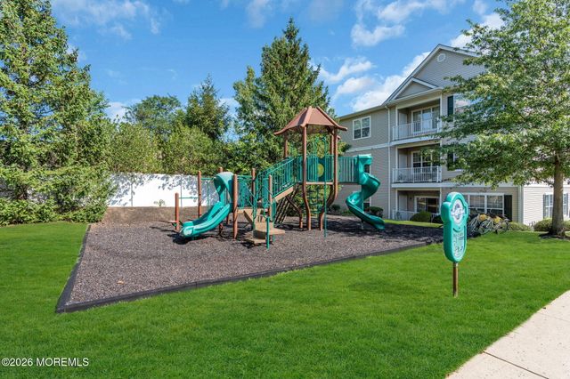 712 Mill Pond Way 112, Eatontown, NJ 07724