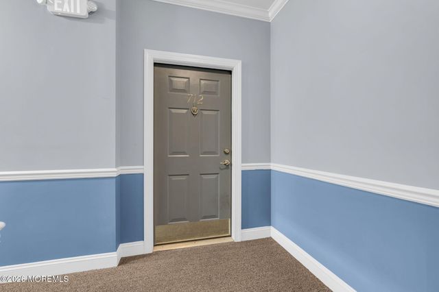 712 Mill Pond Way 112, Eatontown, NJ 07724