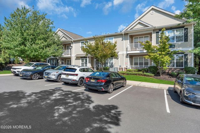 712 Mill Pond Way 112, Eatontown, NJ 07724