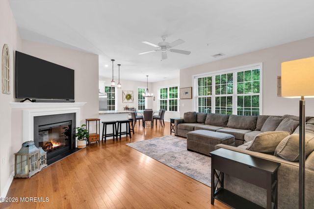 712 Mill Pond Way 112, Eatontown, NJ 07724