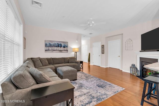 712 Mill Pond Way 112, Eatontown, NJ 07724