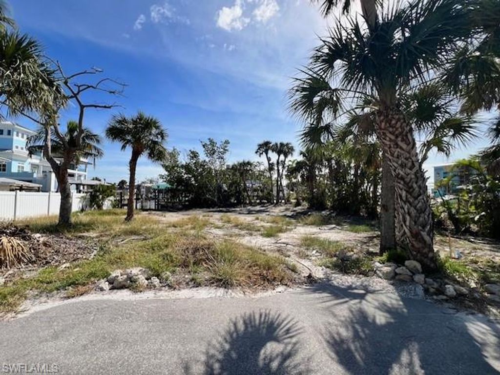 126 Palermo CIR, FORT MYERS BEACH, FL 33931 — exterior
