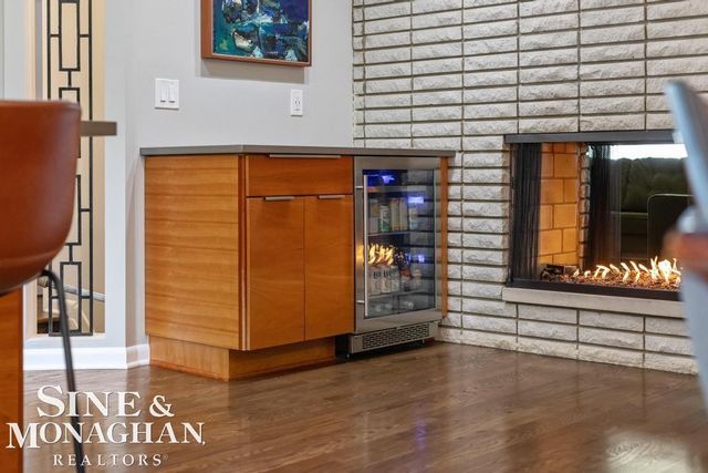 1045 Marian Court, Grosse Pointe Woods, MI 48236