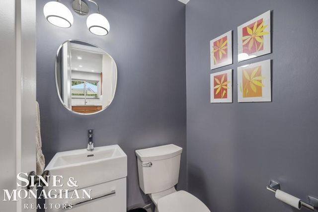 1045 Marian Court, Grosse Pointe Woods, MI 48236