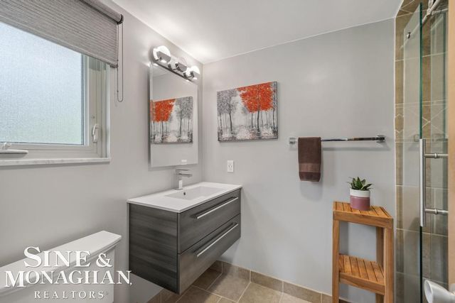 1045 Marian Court, Grosse Pointe Woods, MI 48236