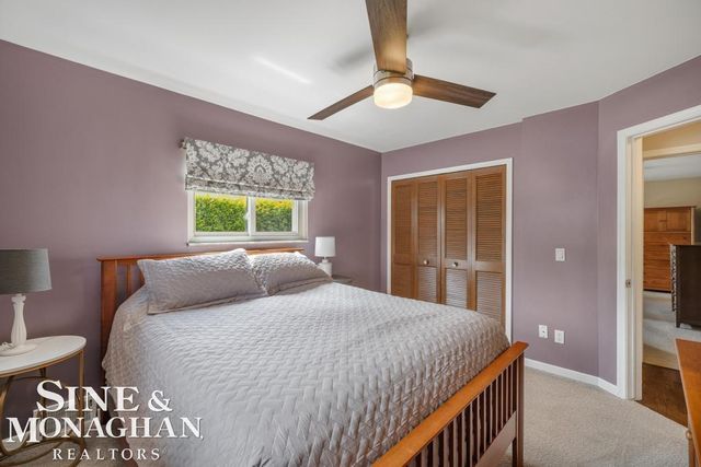 1045 Marian Court, Grosse Pointe Woods, MI 48236