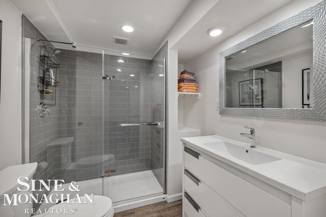 1045 Marian Court, Grosse Pointe Woods, MI 48236