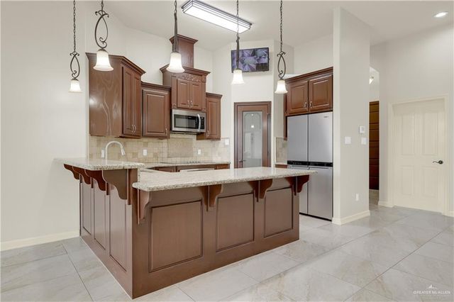 13817 N 41st Street, Edinburg, TX 78541