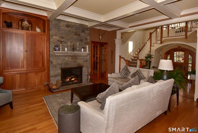 6 Setting Sun Trail, Ellington, CT 06029