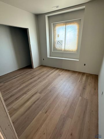 2527 HENNESSY DRIVE, Rapid City, SD 57701