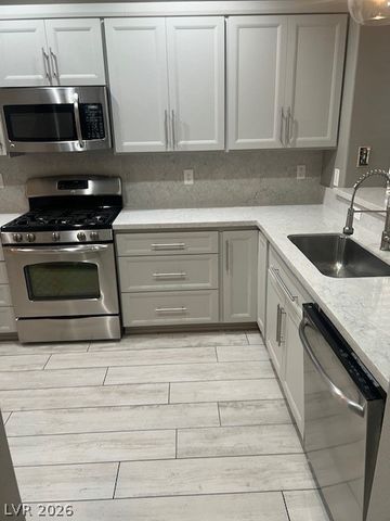 10211 Maggira Place, Las Vegas, NV 89135