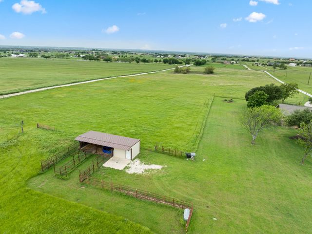 2752 Branch Road A, Krum, TX 76249