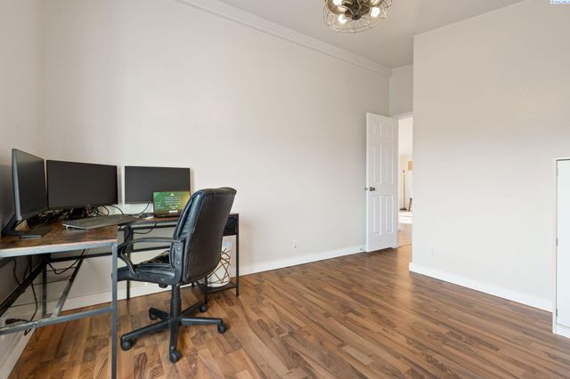 6103 S 56 Pr Se, Benton City, WA 99320