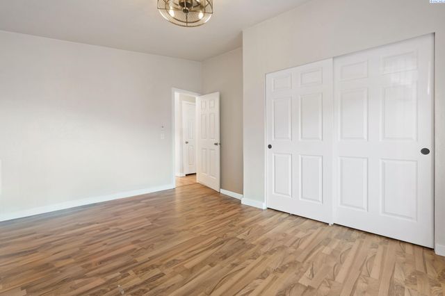 6103 S 56 Pr Se, Benton City, WA 99320