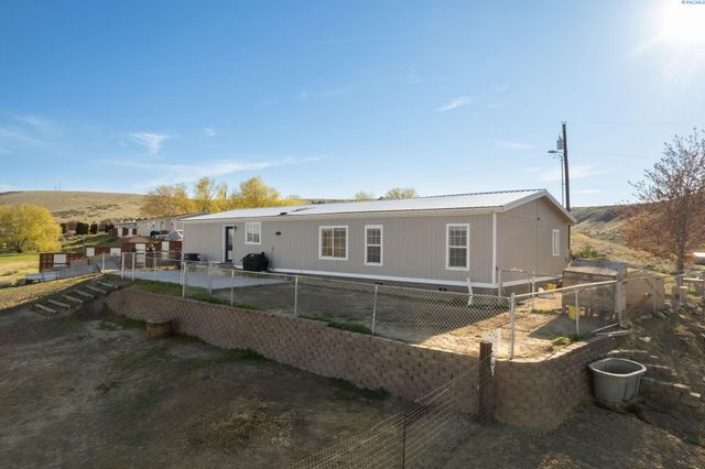 6103 S 56 Pr Se, Benton City, WA 99320