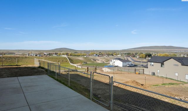 6103 S 56 Pr Se, Benton City, WA 99320