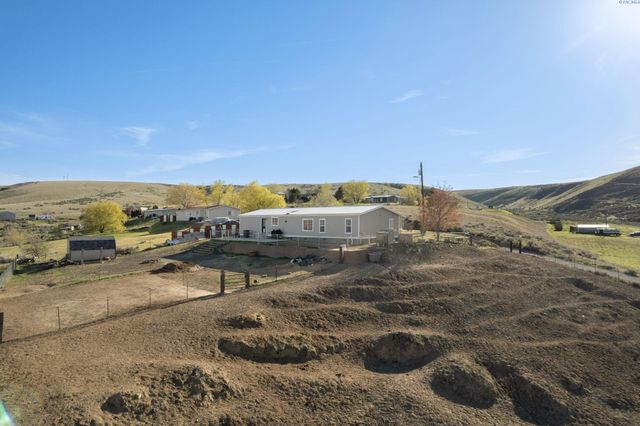 6103 S 56 Pr Se, Benton City, WA 99320