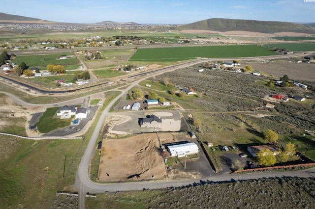 6103 S 56 Pr Se, Benton City, WA 99320