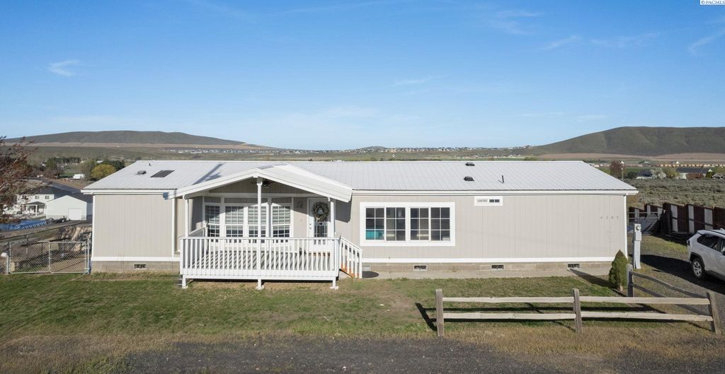 6103 S 56 Pr Se, Benton City, WA 99320