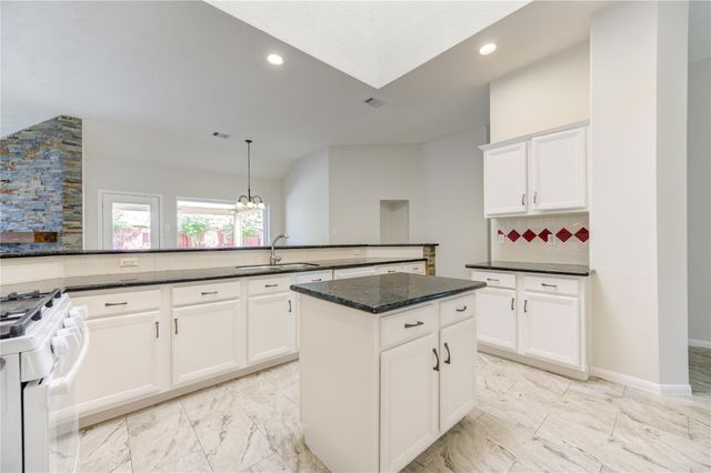 15831 Laurel Cove, Tomball, TX 77377
