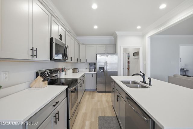 11436 Memphis Circle, Ocean Springs, MS 39564