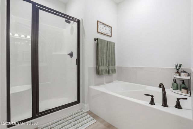 11436 Memphis Circle, Ocean Springs, MS 39564