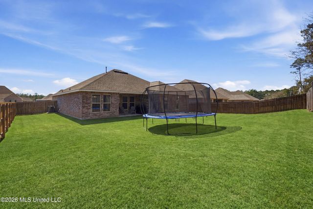 11436 Memphis Circle, Ocean Springs, MS 39564