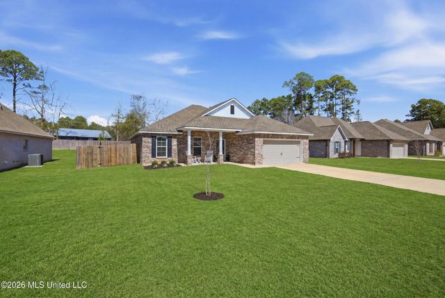 11436 Memphis Circle, Ocean Springs, MS 39564