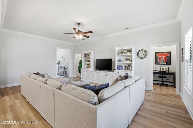 11436 Memphis Circle, Ocean Springs, MS 39564