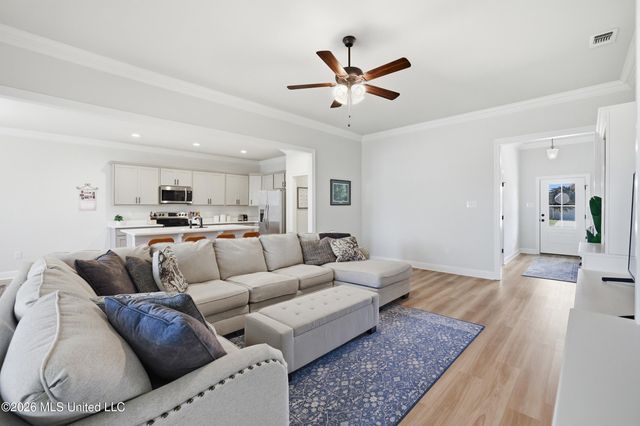 11436 Memphis Circle, Ocean Springs, MS 39564